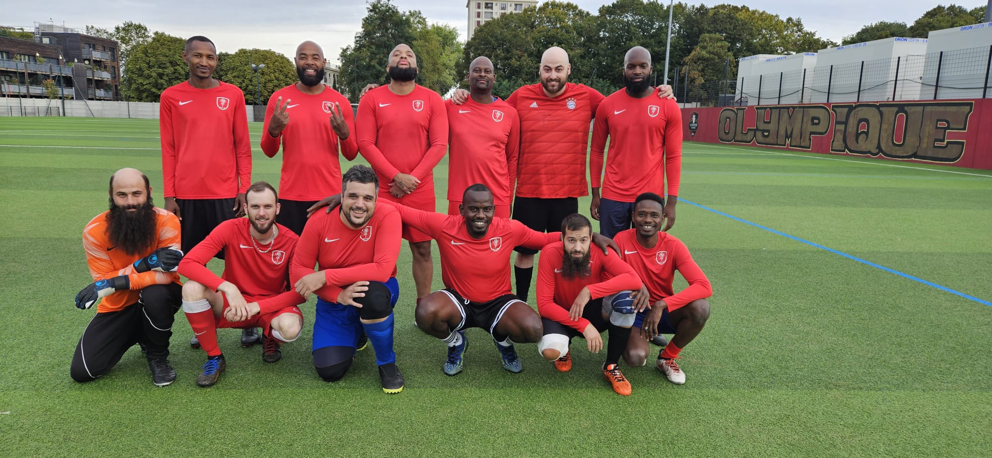 Joueurs de la section FootElectric en fauteuil électrique sur le terrain